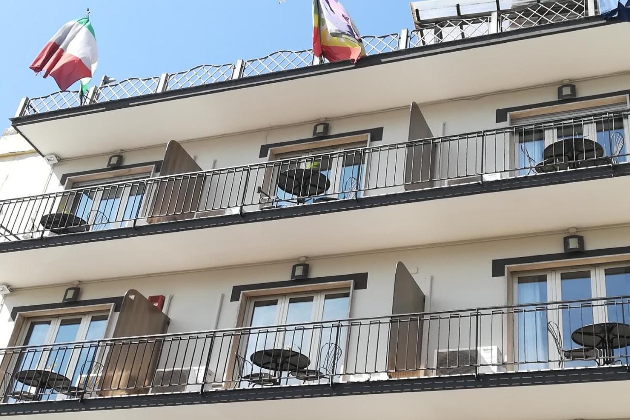 Hotel Leopardi Naples Luaran gambar