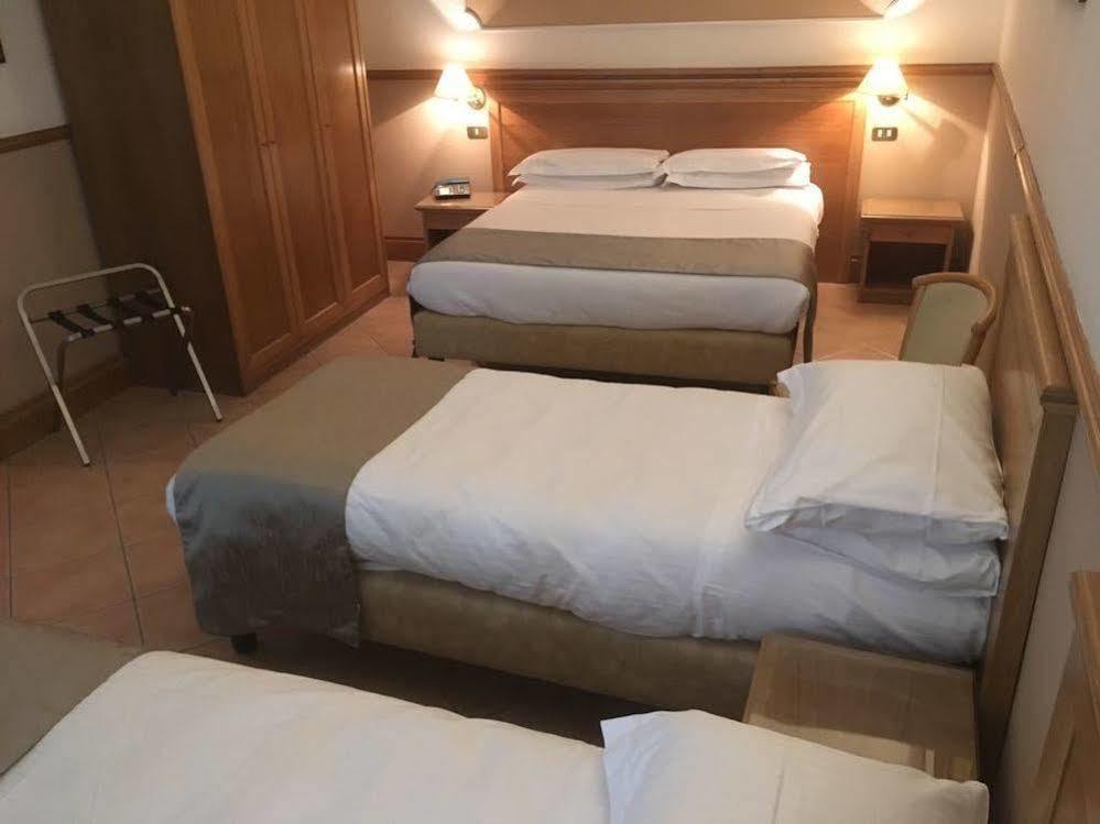 Hotel Leopardi Naples Luaran gambar